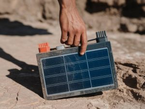 how solar batteries work: a complete guide